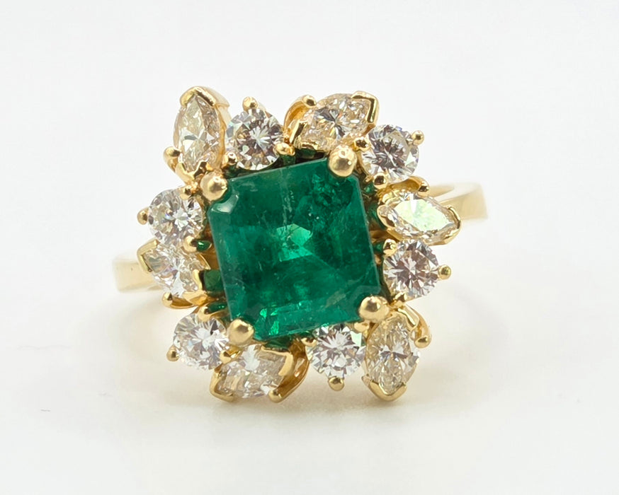3014 Vintage 18ct Gold Emerald (2.42ct) Diamonds (1.5ct) Cluster Ring