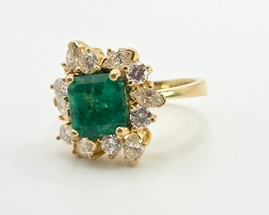 3014 Vintage 18ct Gold Emerald (2.42ct) Diamonds (1.5ct) Cluster Ring