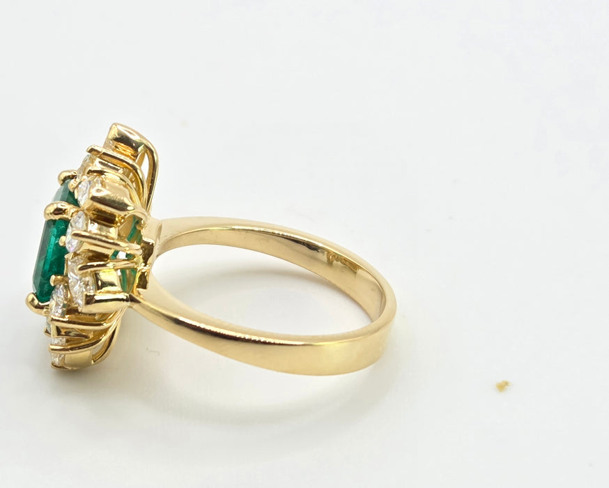 3014 Vintage 18ct Gold Emerald (2.42ct) Diamonds (1.5ct) Cluster Ring