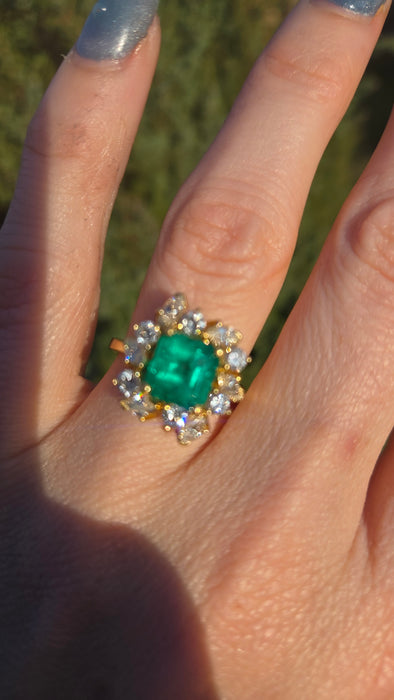3014 Vintage 18ct Gold Emerald (2.42ct) Diamonds (1.5ct) Cluster Ring