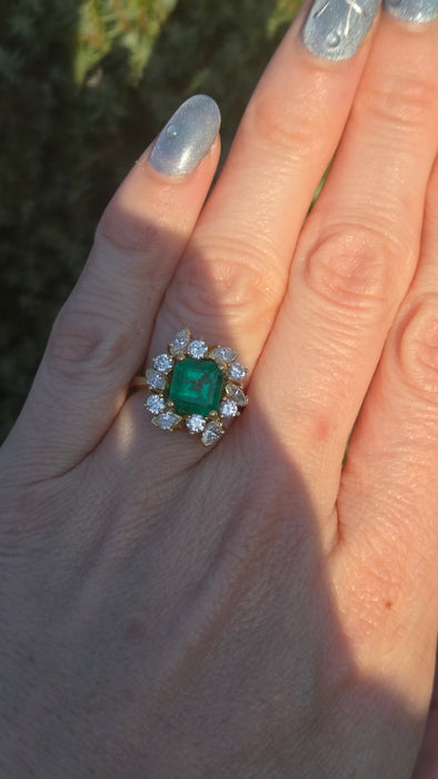 3014 Vintage 18ct Gold Emerald (2.42ct) Diamonds (1.5ct) Cluster Ring