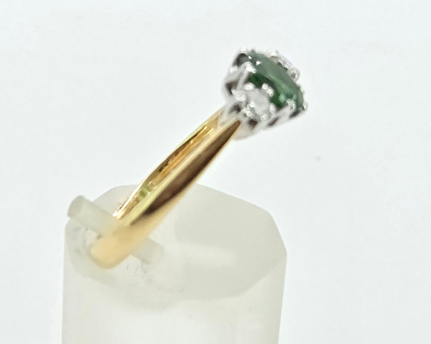 2873: Vintage 18ct Gold Green Garnet & Diamonds 3-Stone Straight Ring
