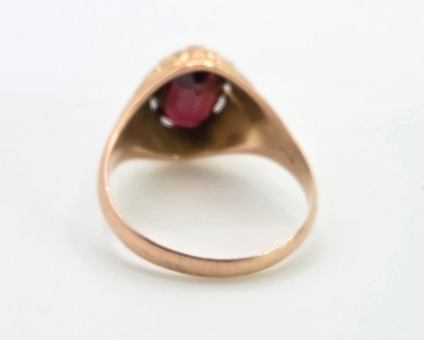 2895: Antique 9ct Rose Gold Garnet Ring- From 1914