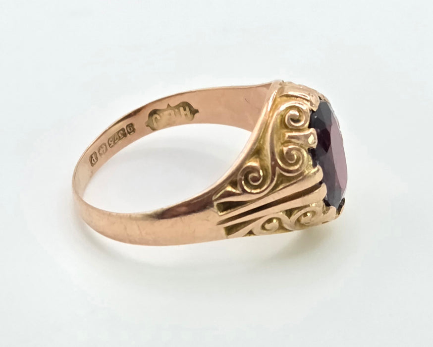 2895: Antique 9ct Rose Gold Garnet Ring- From 1914