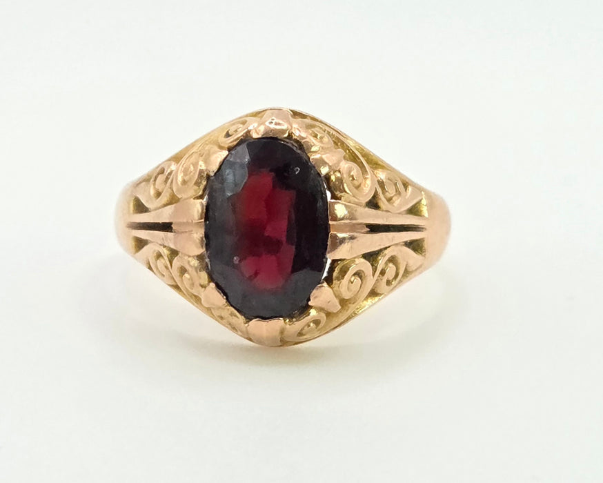 2895: Antique 9ct Rose Gold Garnet Ring- From 1914