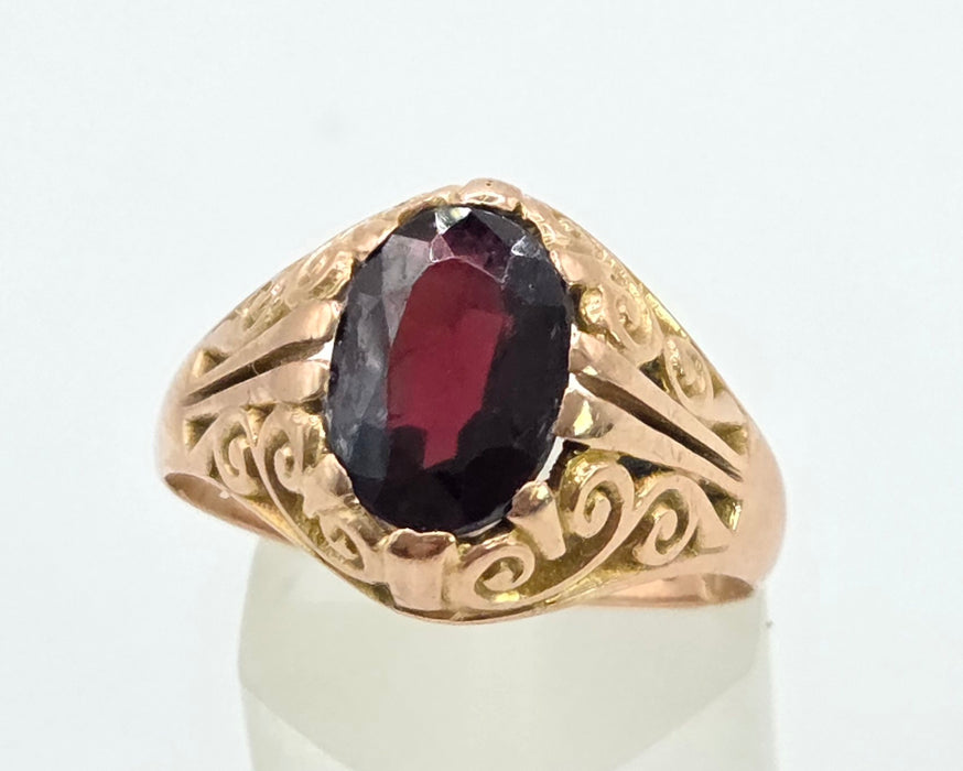 2895: Antique 9ct Rose Gold Garnet Ring- From 1914
