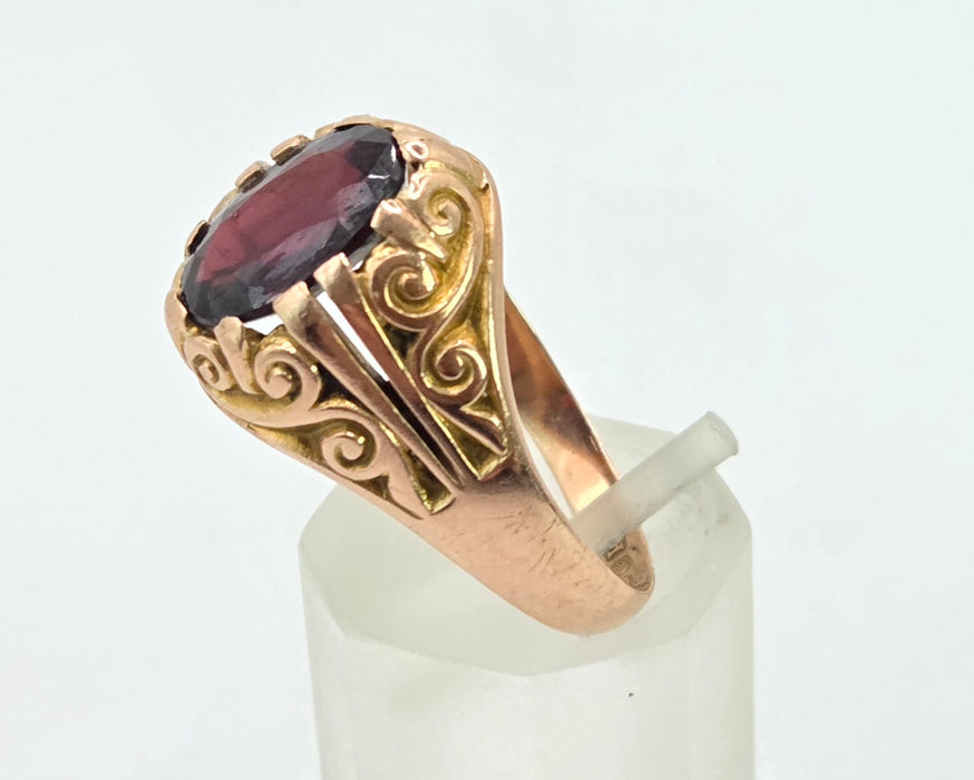 2895: Antique 9ct Rose Gold Garnet Ring- From 1914