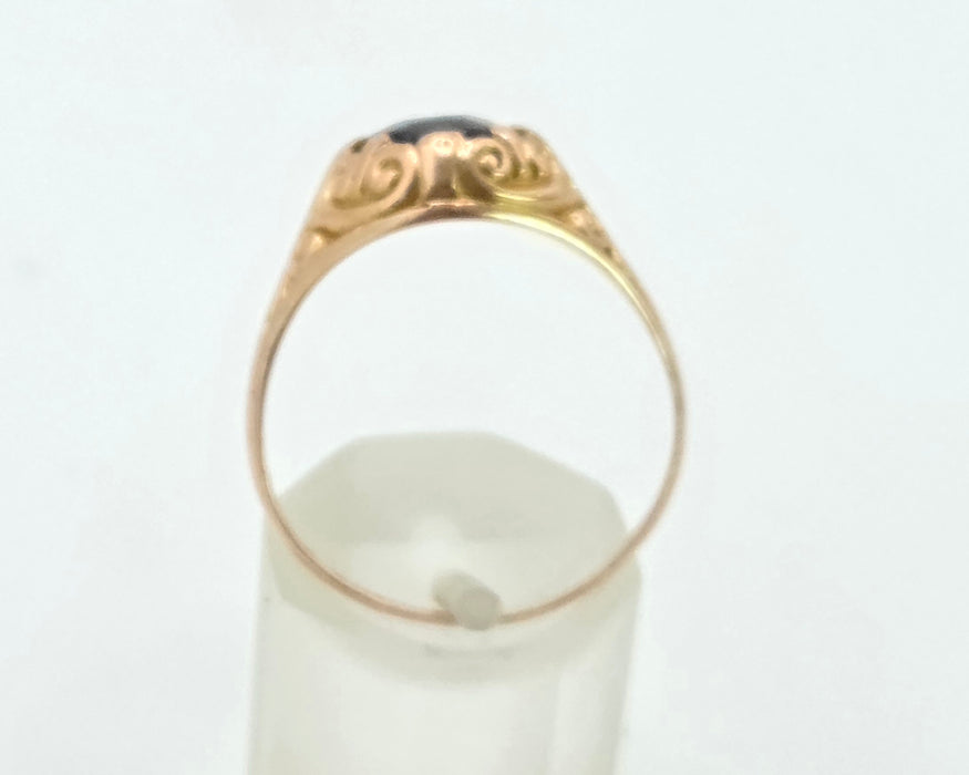 2895: Antique 9ct Rose Gold Garnet Ring- From 1914