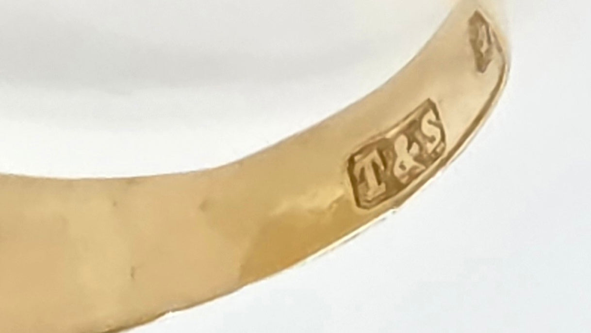 2970: Antique 18ct Gold Signet Ring- From 1923