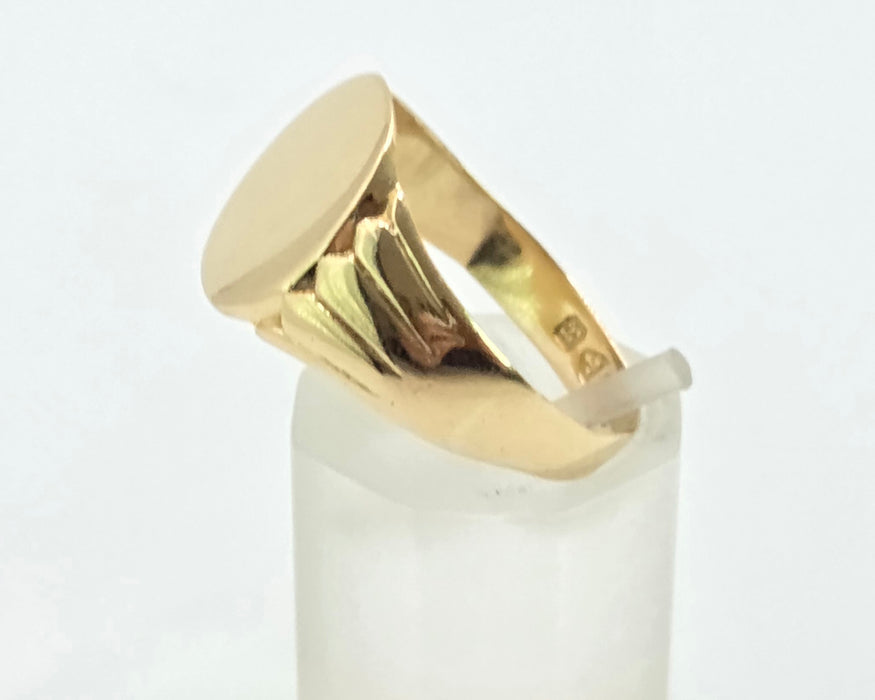 2970: Antique 18ct Gold Signet Ring- From 1923