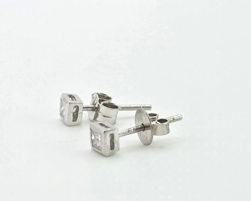 3018: Vintage Platinum Princess Cut Diamond (0.2ct) Stud Earrings