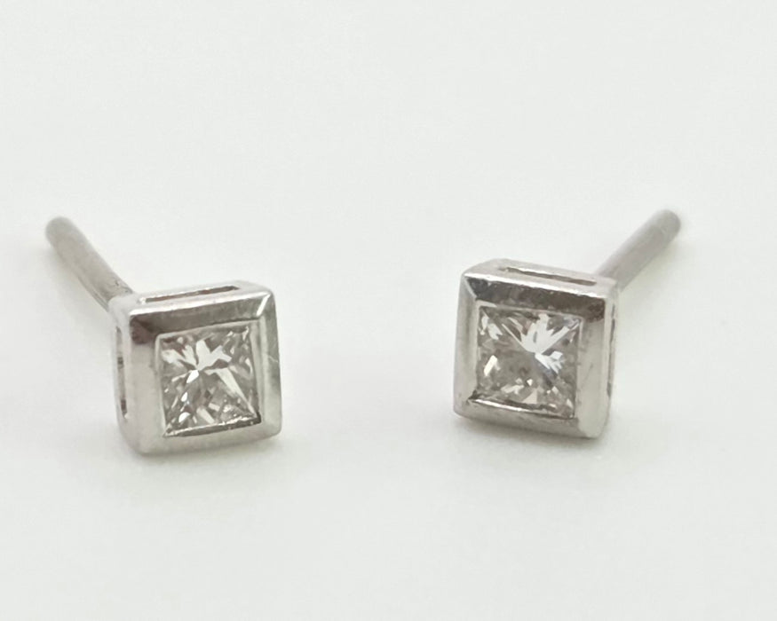 3018: Vintage Platinum Princess Cut Diamond (0.2ct) Stud Earrings
