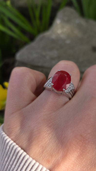 2892: Vintage 18ct White Gold Padparadscha Sapphire (8.54ct) Diamonds Cluster Cocktail Ring
