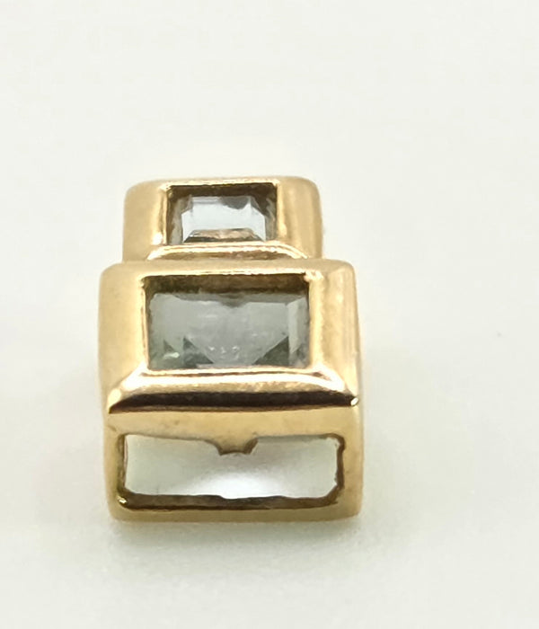 2888: Vintage & Petite 9ct Gold Blue Topaz Pendant