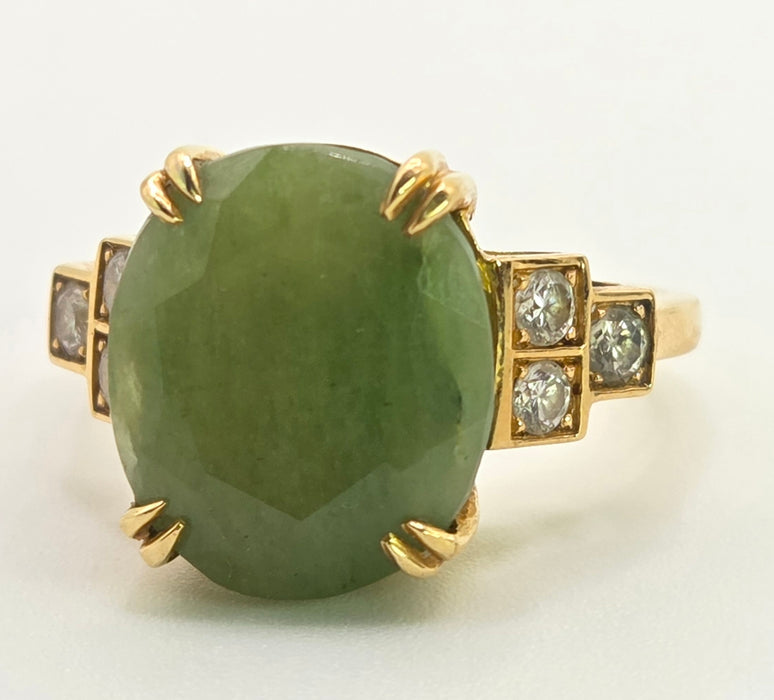 2889: Vintage 18ct Gold Large Cabochon Green Jade (8.18ct) Diamonds Trefoil Set Ring