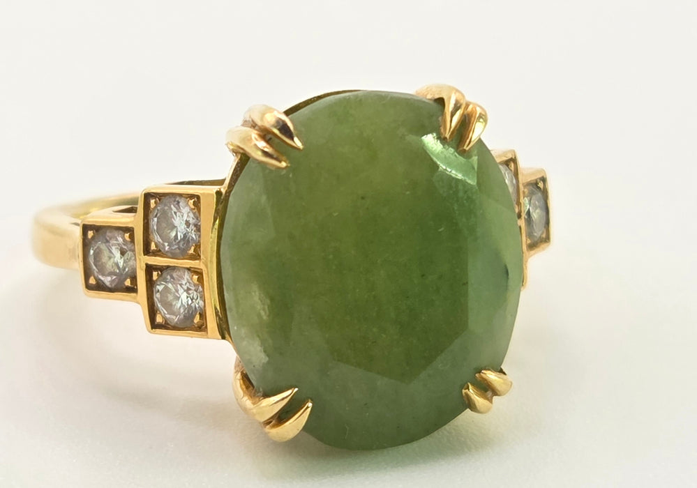 2889: Vintage 18ct Gold Large Cabochon Green Jade (8.18ct) Diamonds Trefoil Set Ring