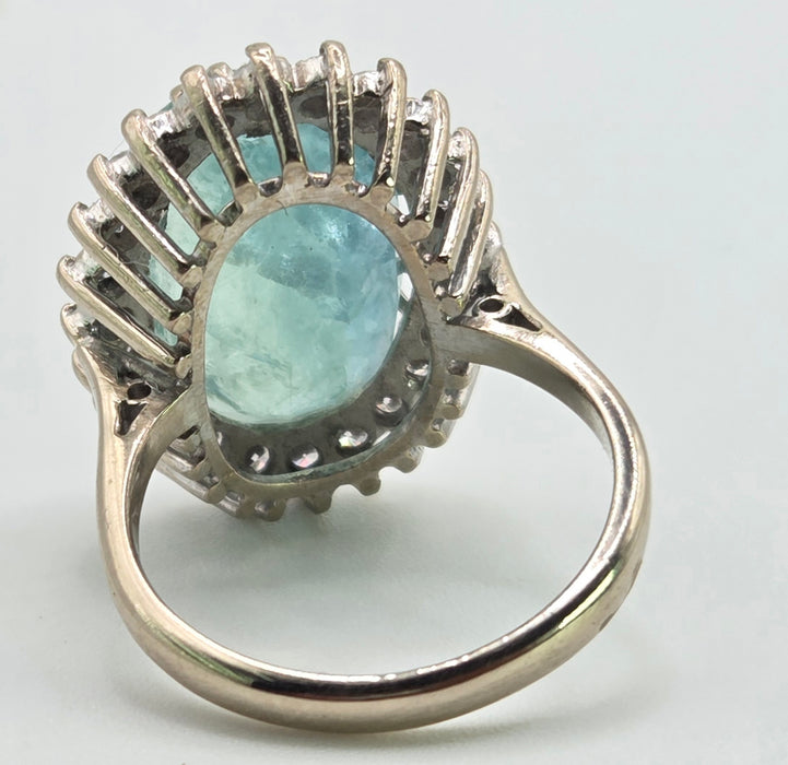 2924: Vintage 18ct Gold Rare Mint Green Emerald(6.5ct) Diamonds (1.20ct) Cocktail Cluster