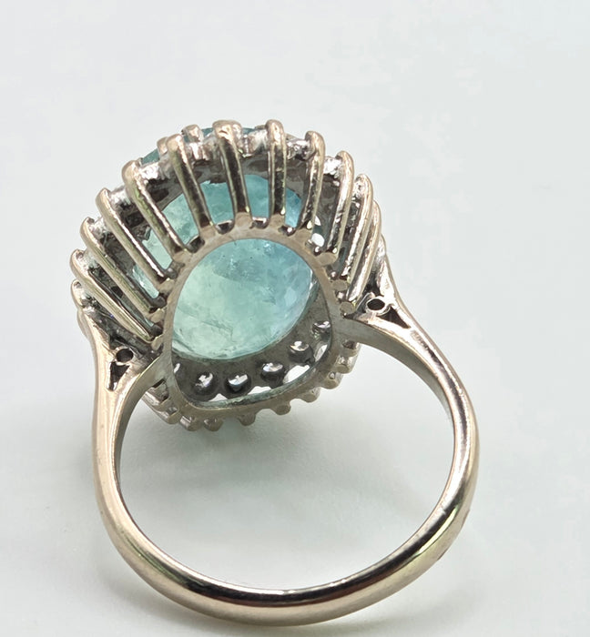 2924: Vintage 18ct Gold Rare Mint Green Emerald(6.5ct) Diamonds (1.20ct) Cocktail Cluster
