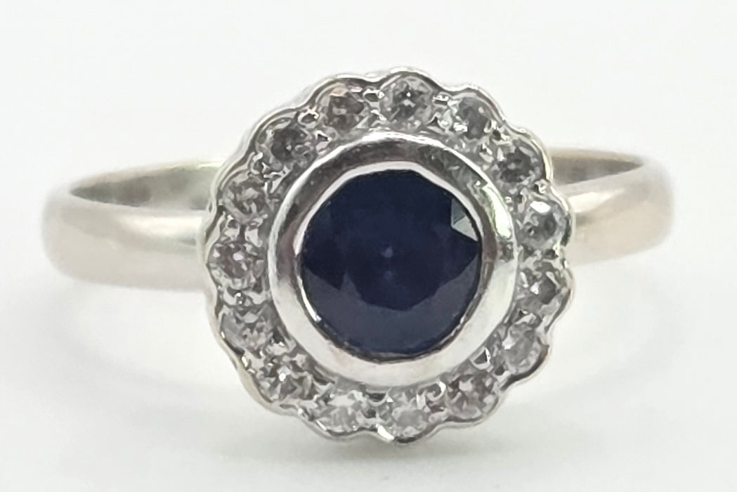 2896: Vintage 18ct White Gold Art Deco Style Blue Sapphire Diamonds Target Ring