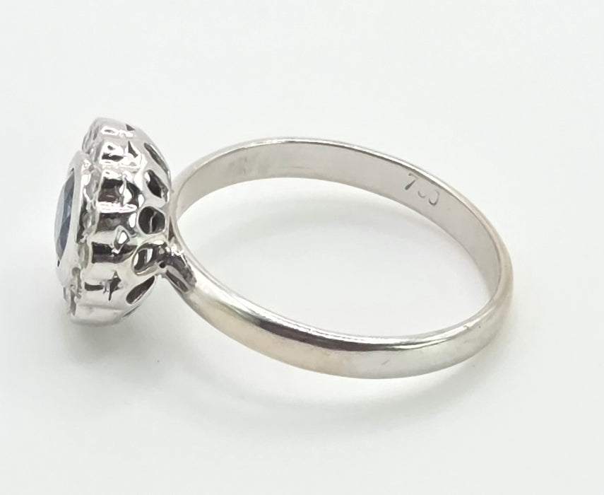 2896: Vintage 18ct White Gold Art Deco Style Blue Sapphire Diamonds Target Ring