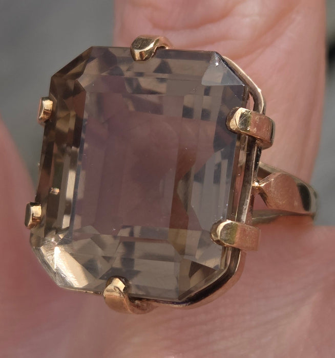 6476  Vintage: large 9ct Gold Square Cu Smokey Quartz Statement Ring