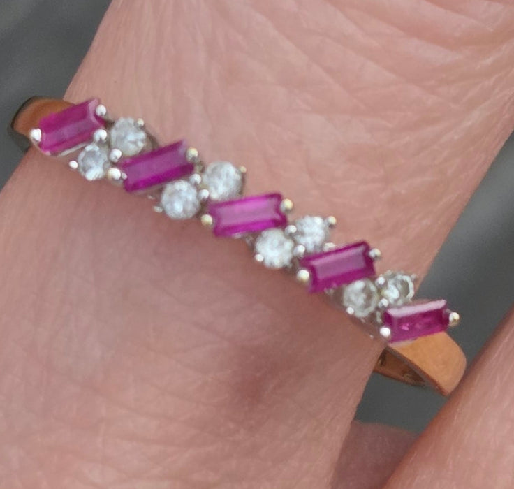 2869: Vintage 18ct Gold Rubies Natural Sparkling Diamonds Dress/Stacker Ring