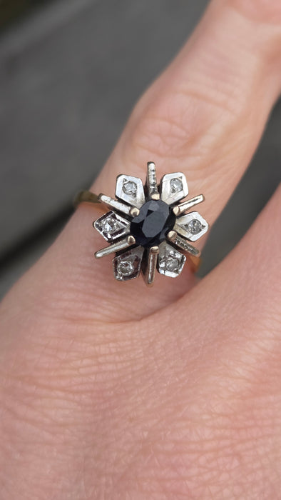6480 Vintage: 18ct Gold Blue Sapphire Diamonds Flower Head Ring - From 1977