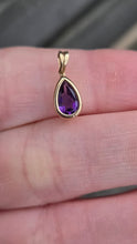 Load image into Gallery viewer, 2815: Vintage &amp; Petite 9ct Gold Amethyst Pendant
