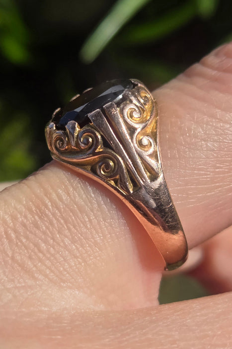 2895: Antique 9ct Rose Gold Garnet Ring- From 1914