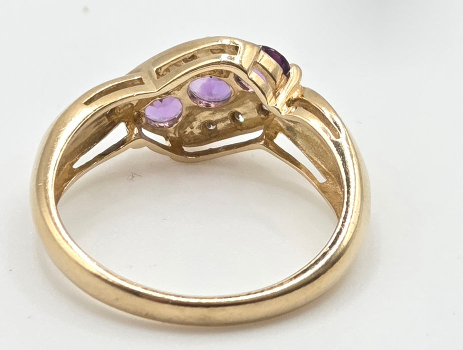 2994: Vintage 9ct Gold Purple Amethyst Trilogy 10 Natural Sparkling Diamonds Ring