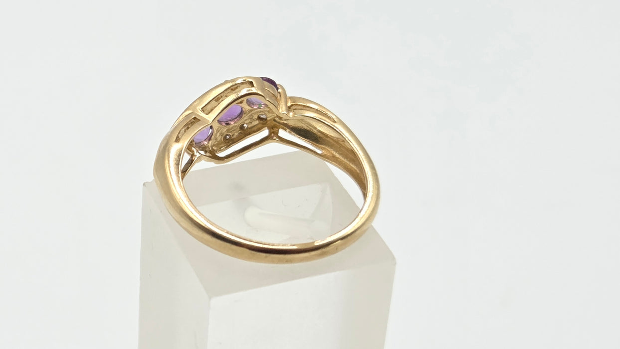 2994: Vintage 9ct Gold Purple Amethyst Trilogy 10 Natural Sparkling Diamonds Ring