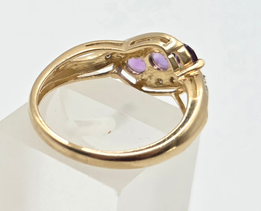 2994: Vintage 9ct Gold Purple Amethyst Trilogy 10 Natural Sparkling Diamonds Ring