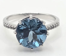 Load image into Gallery viewer, 3001: Vintage 9ct Gold Round Faceted- Cut Blue Topaz Ring
