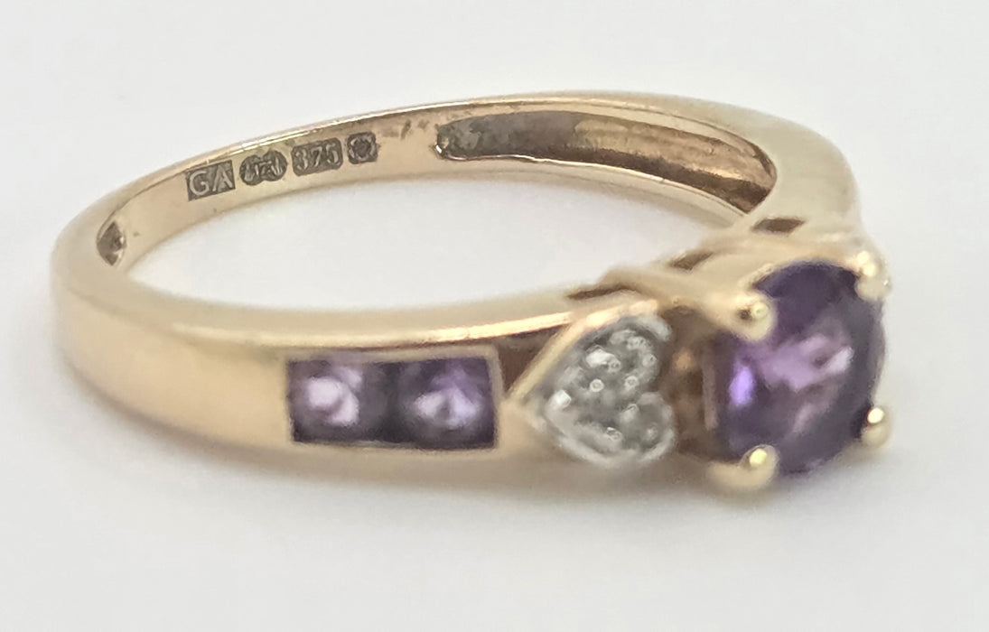 3003- Vintage 9ct Gold Lilac Amethyst Diamonds Stacker Ring