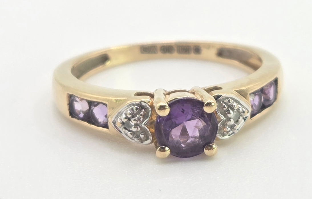 3003- Vintage 9ct Gold Lilac Amethyst Diamonds Stacker Ring