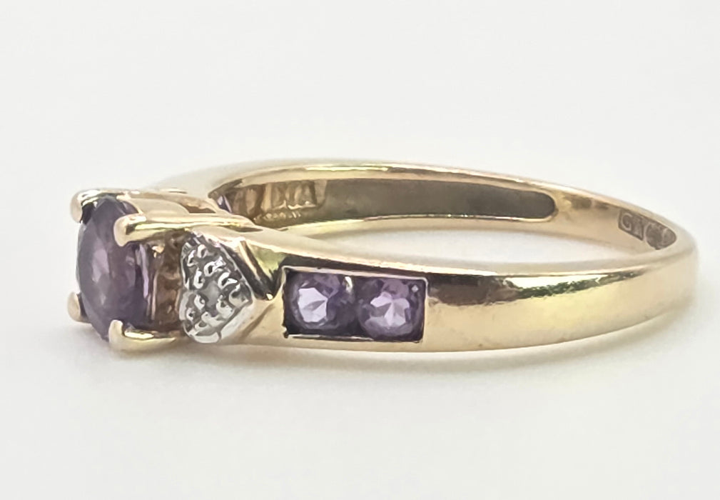 3003- Vintage 9ct Gold Lilac Amethyst Diamonds Stacker Ring