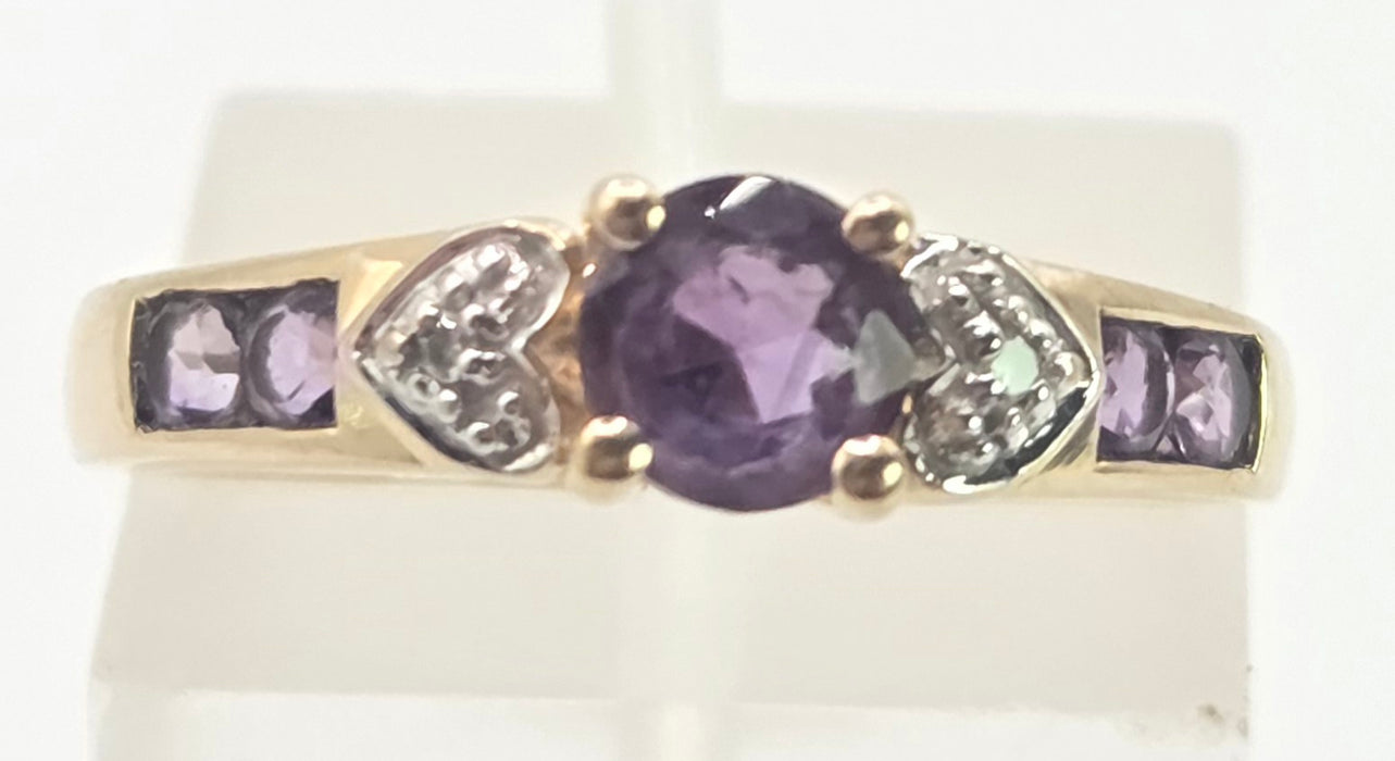 3003- Vintage 9ct Gold Lilac Amethyst Diamonds Stacker Ring
