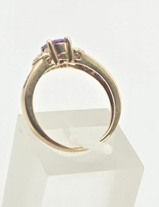 3003- Vintage 9ct Gold Lilac Amethyst Diamonds Stacker Ring