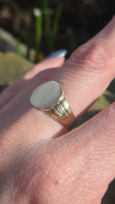 2970: Antique 18ct Gold Signet Ring- From 1923