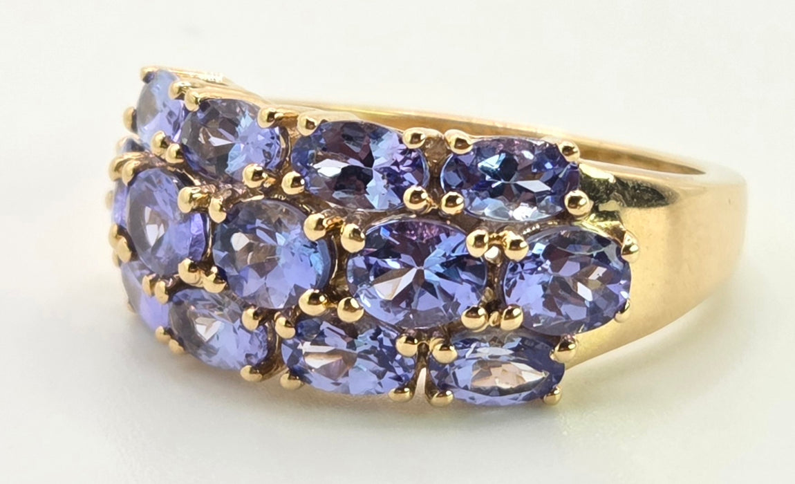 3012 Vintage 9ct Gold Violet Blue Tanzanites Tiered Cocktail Ring