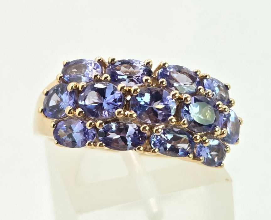 3012 Vintage 9ct Gold Violet Blue Tanzanites Tiered Cocktail Ring