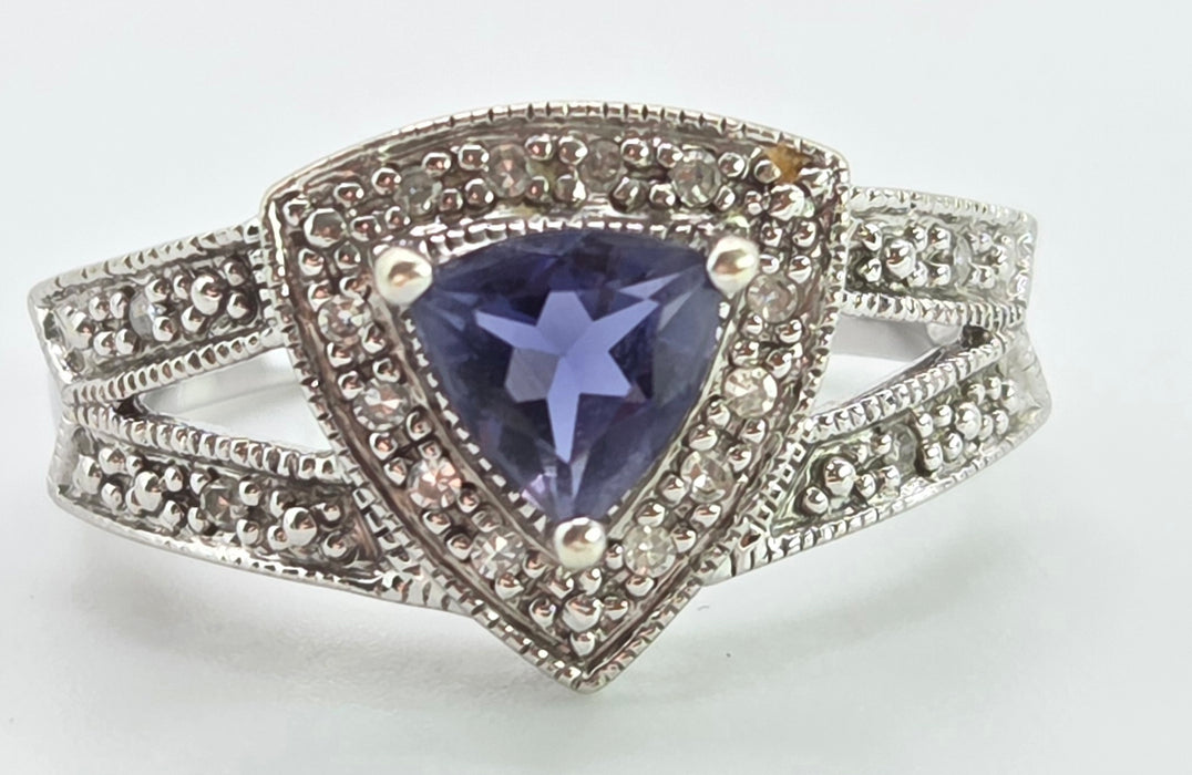 3083: Vintage; 9ct White Gold Trillion- Cut Tanzanite 16 Natural Sparkling Diamonds