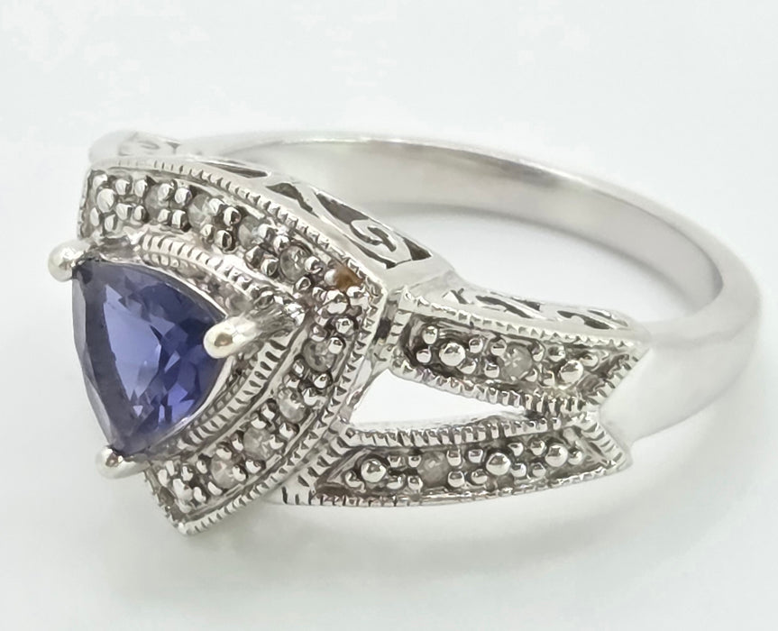 3083: Vintage; 9ct White Gold Trillion- Cut Tanzanite 16 Natural Sparkling Diamonds