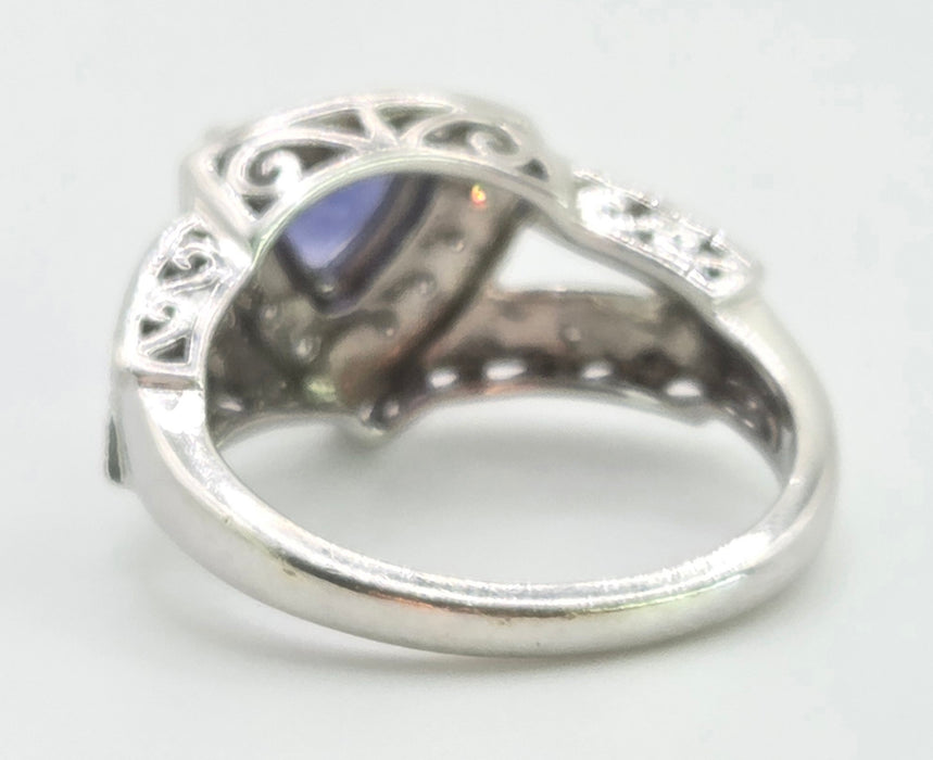 3083: Vintage; 9ct White Gold Trillion- Cut Tanzanite 16 Natural Sparkling Diamonds