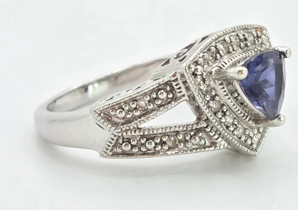 3083: Vintage; 9ct White Gold Trillion- Cut Tanzanite 16 Natural Sparkling Diamonds