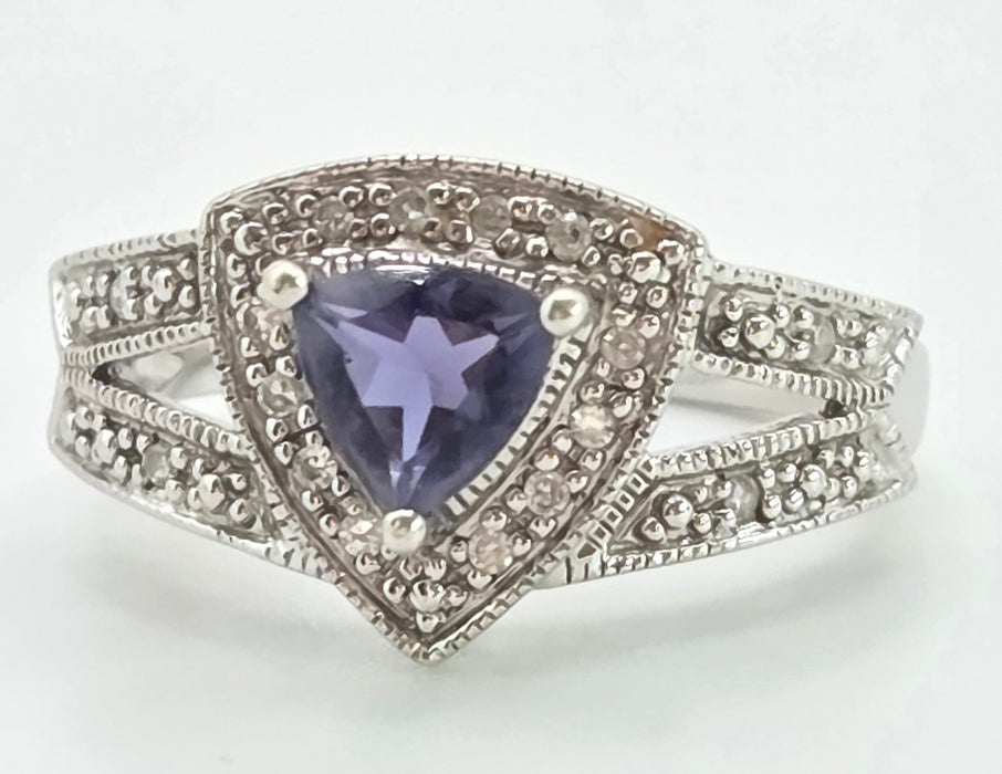 3083: Vintage; 9ct White Gold Trillion- Cut Tanzanite 16 Natural Sparkling Diamonds