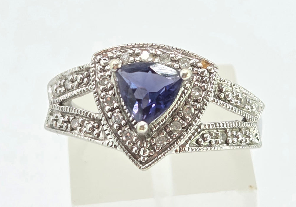 3083: Vintage; 9ct White Gold Trillion- Cut Tanzanite 16 Natural Sparkling Diamonds