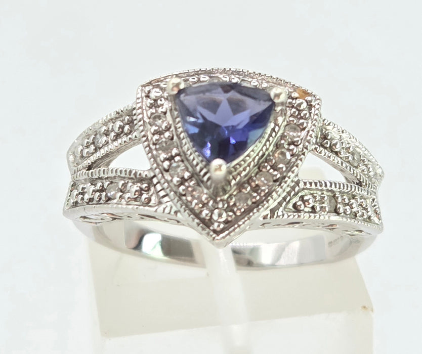 3083: Vintage; 9ct White Gold Trillion- Cut Tanzanite 16 Natural Sparkling Diamonds
