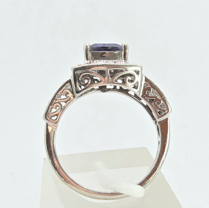 3083: Vintage; 9ct White Gold Trillion- Cut Tanzanite 16 Natural Sparkling Diamonds