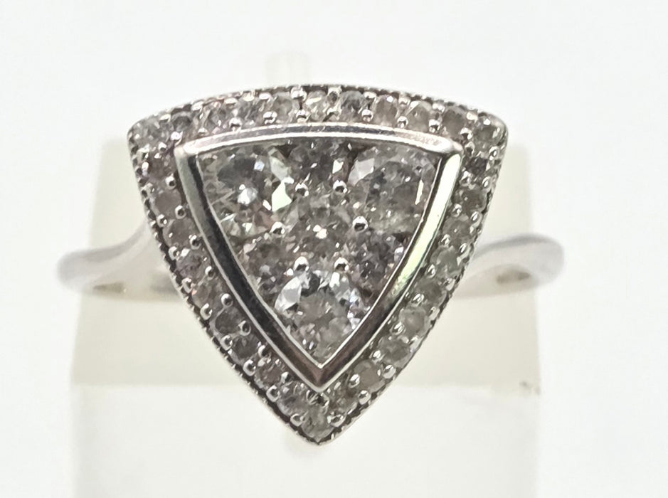 2847 Vintage: 9ct White Gold 37 natural Sparkling Diamonds (1ct)  Dress Ring